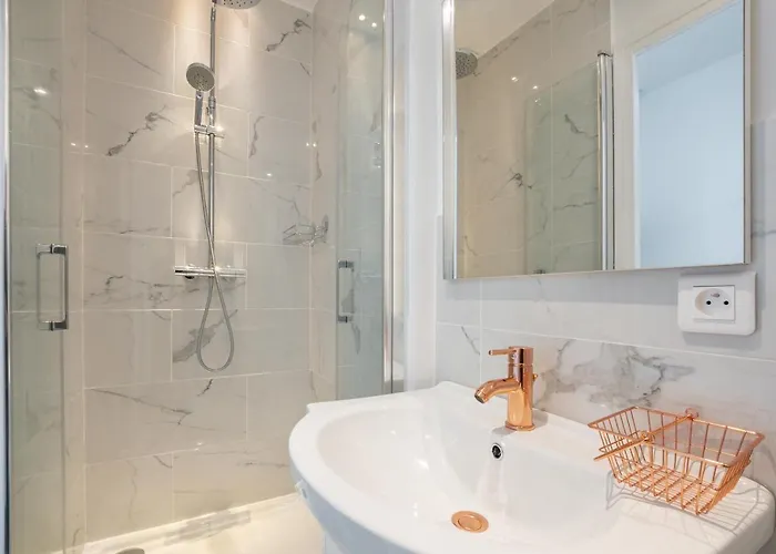 Superbe Proche Tour Eiffel